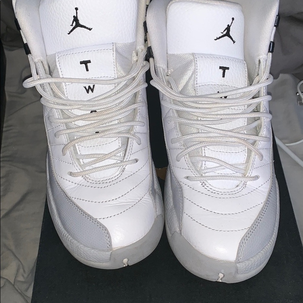 Jordan 12s SIZE 7YOUTH VERY WORN